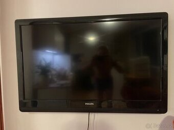 LCD TV 42”, Set top box dvbt2, drzak TV na zed