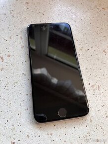 Iphone 6 - 94% baterie