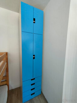 Skříň IKEA modrá