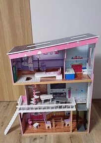 Dřevěný domeček pro panenky Barbie