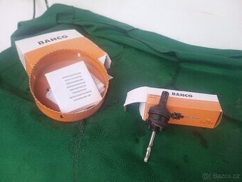 vrták na otvory do dřevěných zdí plus nástavec