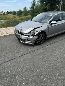 Volkwagen Passat B8 2.0 TDi 110kw - Limuzína - po nehodě