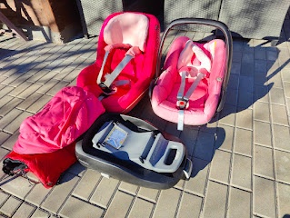 Set Maxi-Cosi: Isofix základna + 2 autosedačky (0–18 kg)