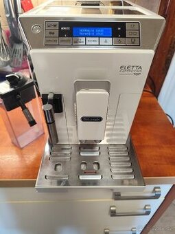 Prodám kávovar DeLonghi Eletta cappucino top ECAM 45.760.W