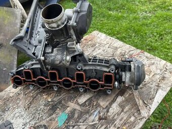 Sací potrubí + nastavovací prvek  VAG 03L129086V