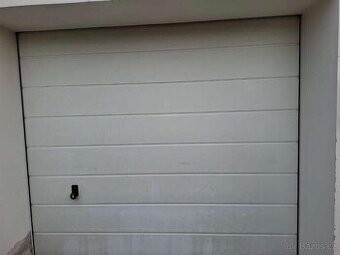 Sekční garážová vrata Hormann 2370x2130mm