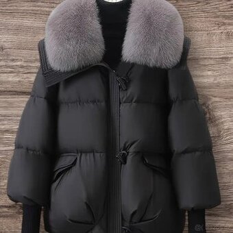 Krásná dámská zimní bunda