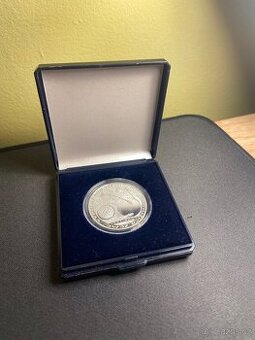 PAMĚTNÍ STŘÍBRNÁ MINCE PRVNÍ UMĚLÉ DRUŽICE ZEMĚ