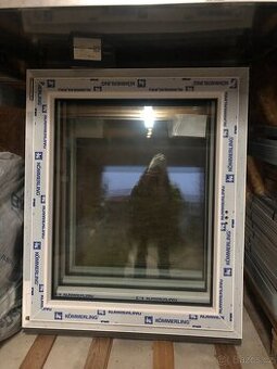 Plastová okna Kommerling vč. parapetu a žaluzie - NOVÁ