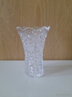 Broušená křišťálová váza