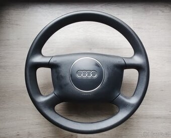 Volant a popelník z Audi