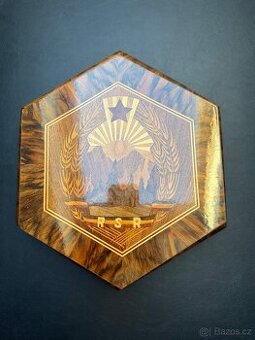 šestiúhelníková starožitná krabička s měkkým vystláním RSR