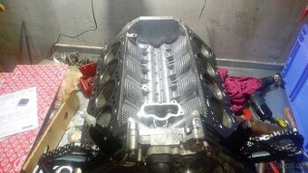 BMW N63B44 MOTOR PO GO + náhradní díly