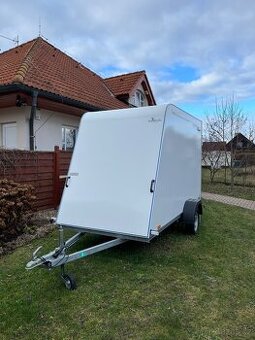 Skříňový přívěs