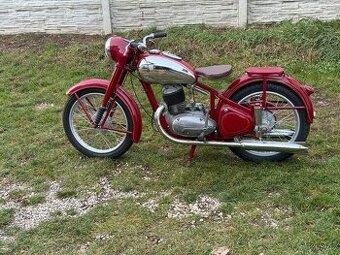 Jawa Pérák 250 zbrojovka