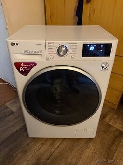 Automatická pračka LG – úzká, plně funkční