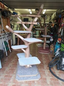 Kočičí škrábadlo masiv.