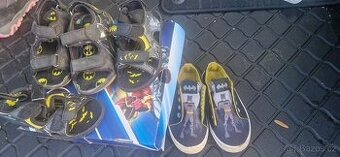 Tenisky a sandaly pro  Batman a, vel. 26 a 27 plus overal Ba