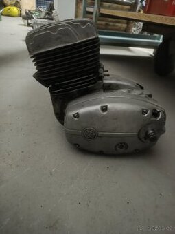 Čz 175/487 motor