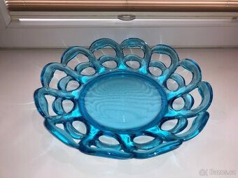 Retro modrá skleněná mísa – prolamovaný okraj (Sklo Union)