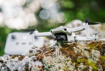 DRON DJI Mini 2 SE /ZÁRUKA 5.LET/KOUPEN PROSINEC 2024