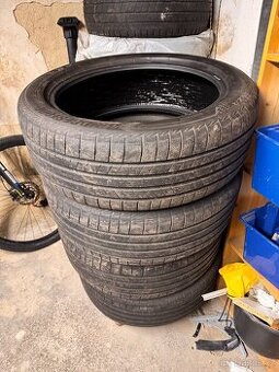 Pneu Bridgestone 235/50 R20 a 255/45 R20 na Škoda Enyaq