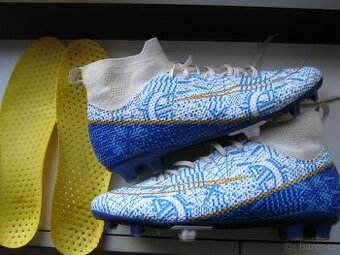 Kopačky NIKE Cosmo - lisovky, vel. 42 stélka 27cm