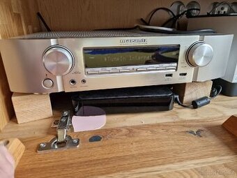 Receiver Marantz NR1608 Silver / gold, 7.2 kanal