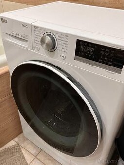 Parní pračka LG ThinQ 7kg