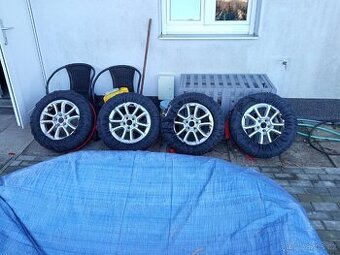 zimní gumy 5 ks a disky 4ks na Fiat 500x z roku 2019