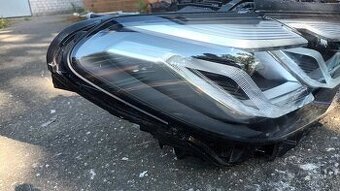 Bmw 5 pravý svetlomet full led