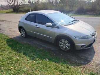 Prodám Honda Civic 8g 1.4. i-vtec 73 kw rok 2011