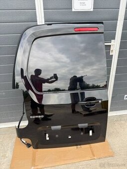 Zadní vrata levé + pravé, plné Opel Combo E, kód barvy G7R