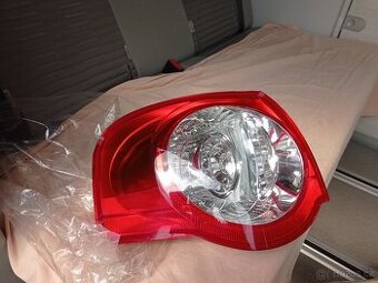 Levé zadní světlo nové VW Passat B6 kombi