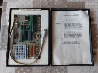 Retro školní mikropočítač TESLA PMI-80 (originál)