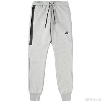 Nike tech fleece VELIKOST XS