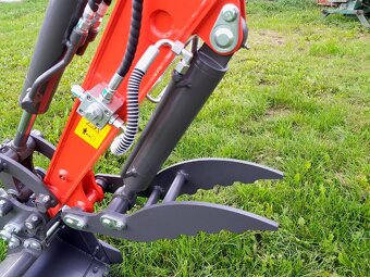 Minirypadlo 1,6 t s hydraulickým palcem