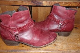 kozačky nízké č. 38 zn. Tamaris