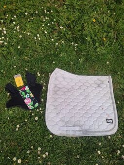Bílá drezurní dečka a čabraka