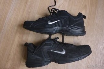 vycházkové kožené boty Nike černé