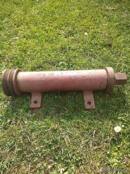 Hřídel na Cilkulárku délka 35 cm