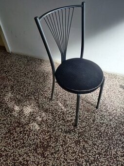 SLEVA Za 500,- zánovní židle 5 ks do jídelny, kuchyně, ven.