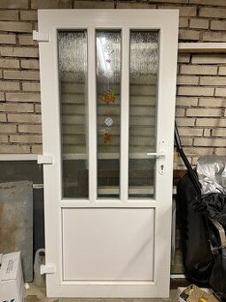 Plastové vchodové dveře 100x205 levé