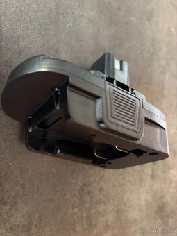 Prodám redukci pro aku nářadí Ryobi na baterie Milwaukee.