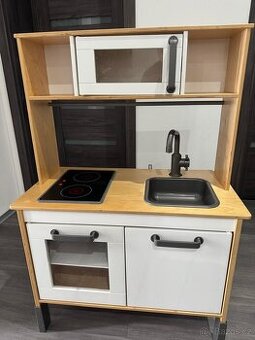 Dětská kuchyňka i s doplňky