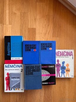 Starší slovníky a učebnice. Angličtina němčina ruština