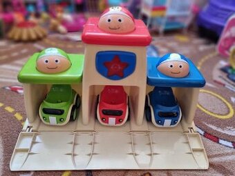 Interaktivní garáž s autíčky