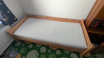 Smrková postel jednolůžko