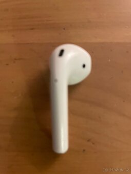 Apple AirPods 2 (2019) náhradní sluchátko prave