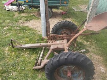 Tažená lištová koňská sekačka